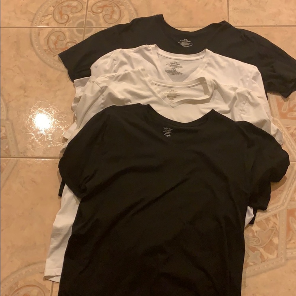 Calvin Klein v neck t-shirts
